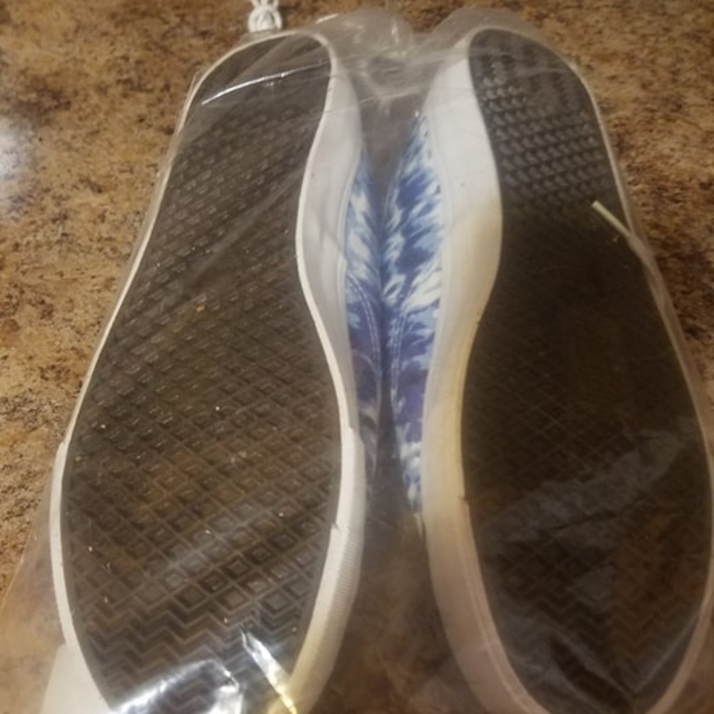 Summer Sneaker Brand new Size 9